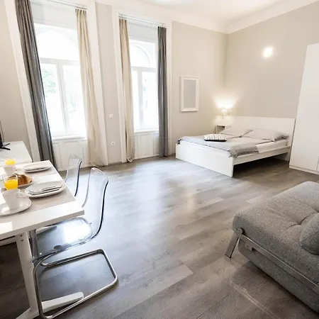 4flats Gostinjska kuća 3*