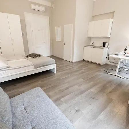 4flats Gostinjska kuća 3*